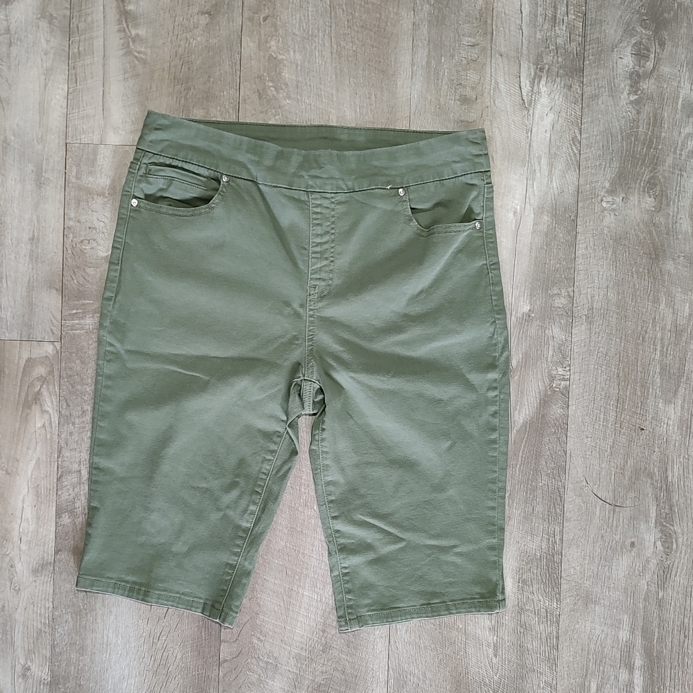 EUC!  Westbound Olive green Bermuda shorts